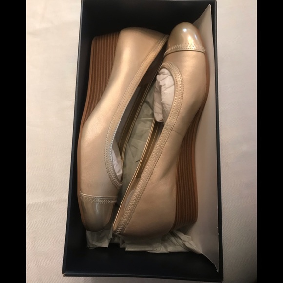 Cole Haan Soft Gold Metallic Elsie Cap Toe Wedge all Size 7 1/2 C - Picture 10 of 11